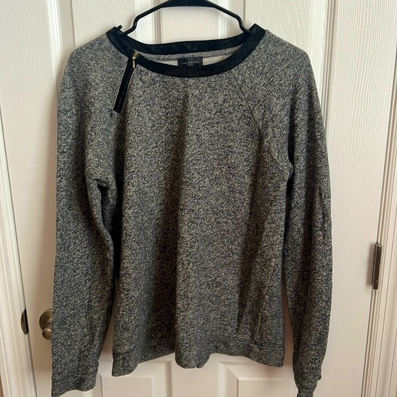 The Limited‎ elevated  sweatshirt size medium - Picture 1 of 8